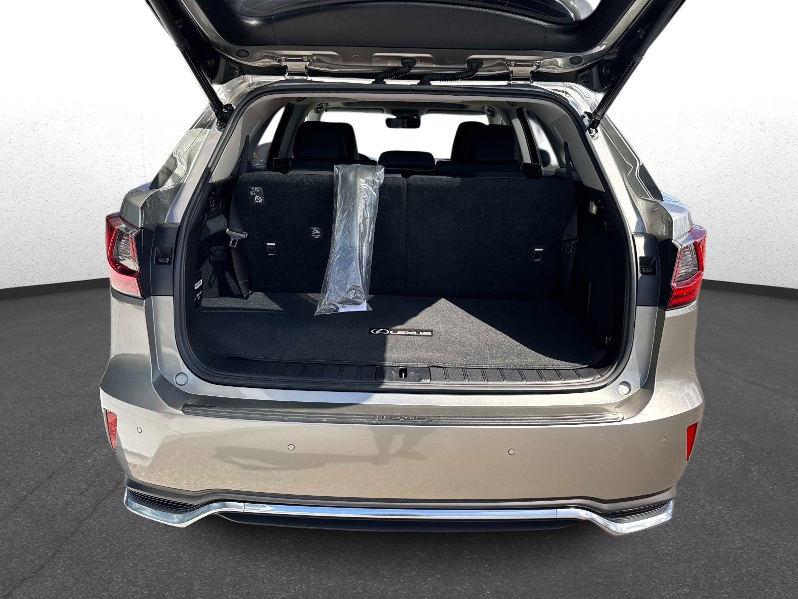 Certified 2020 Lexus RX 350L FWD w/ Premium Package image 11