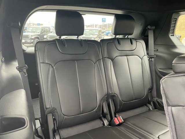 New 2025 Jeep Grand Cherokee L Limited image 34