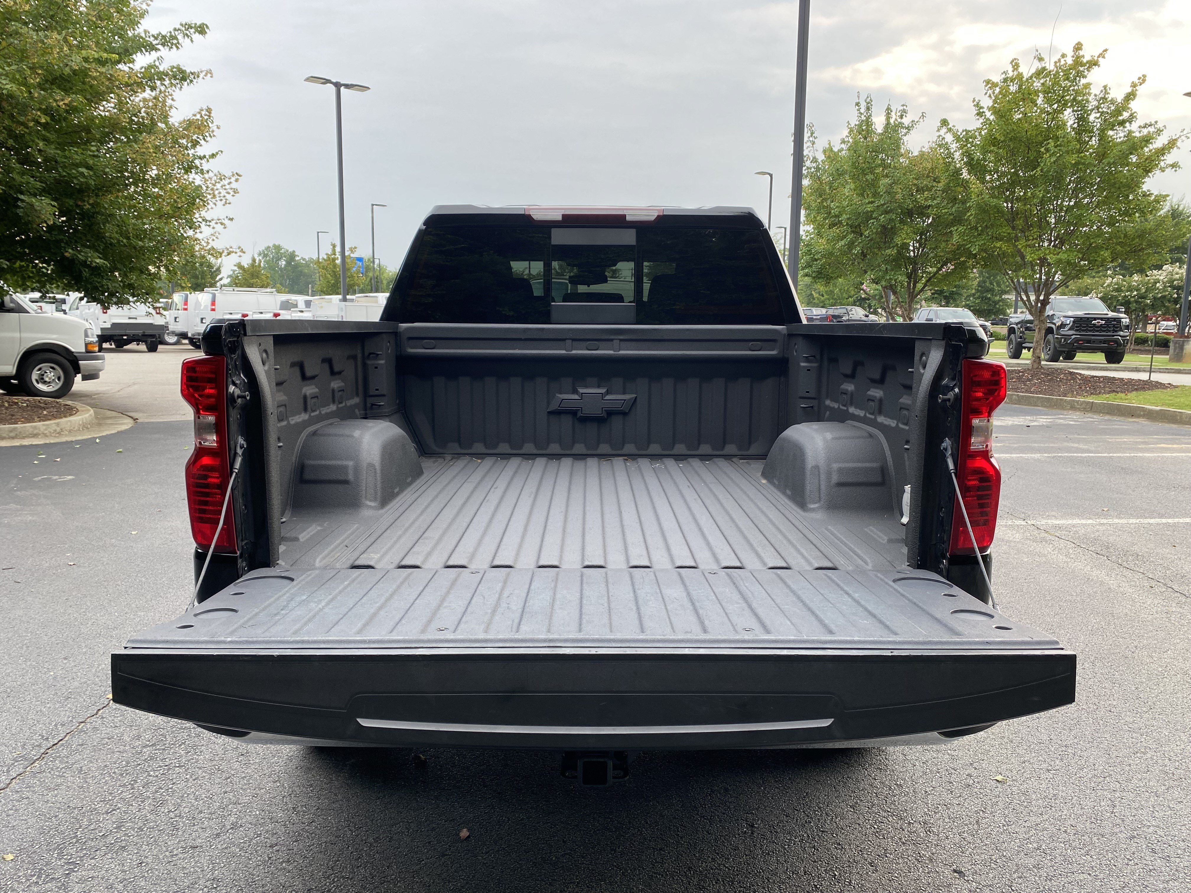 Used 2024 Chevrolet Silverado 1500 LT w/ Convenience Package II RWD image 11