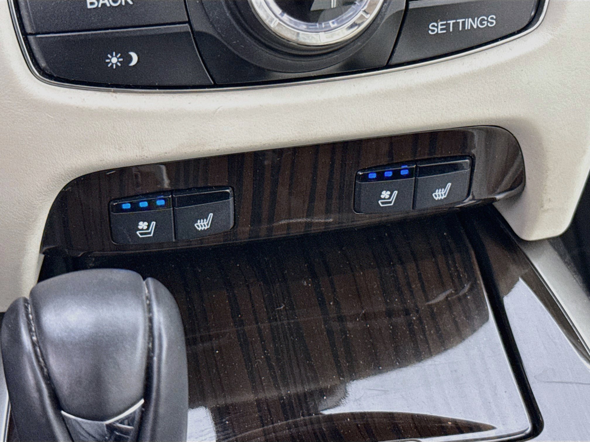 Used 2016 Acura RLX w/ Advance Package FWD image 23