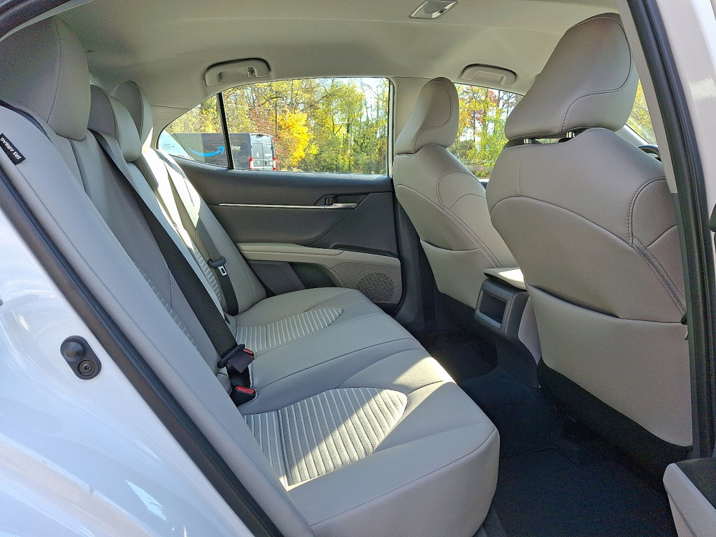 Used 2023 Toyota Camry SE image 15