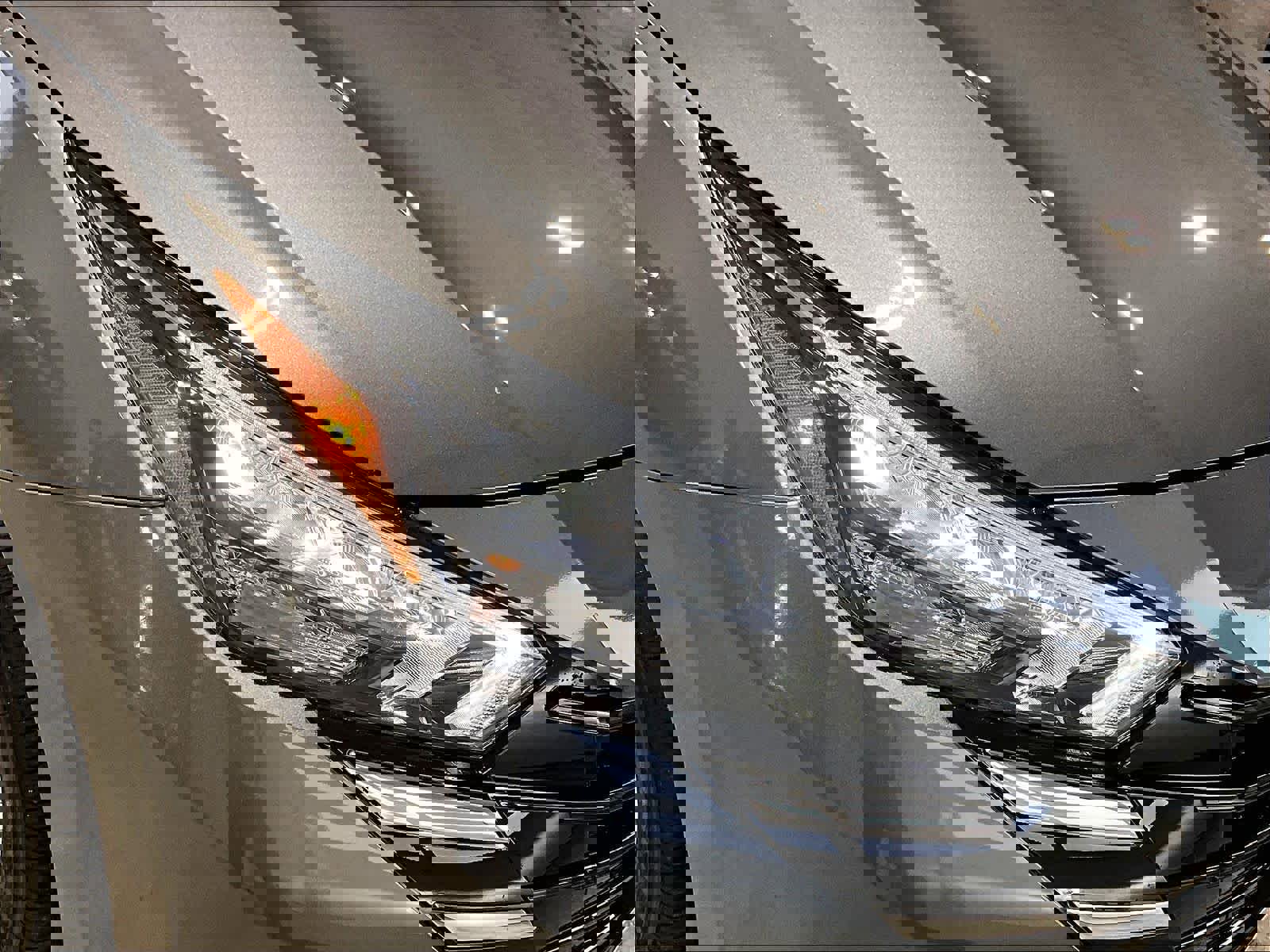 Used 2025 Nissan Versa SV w/ Trunk Package image 32