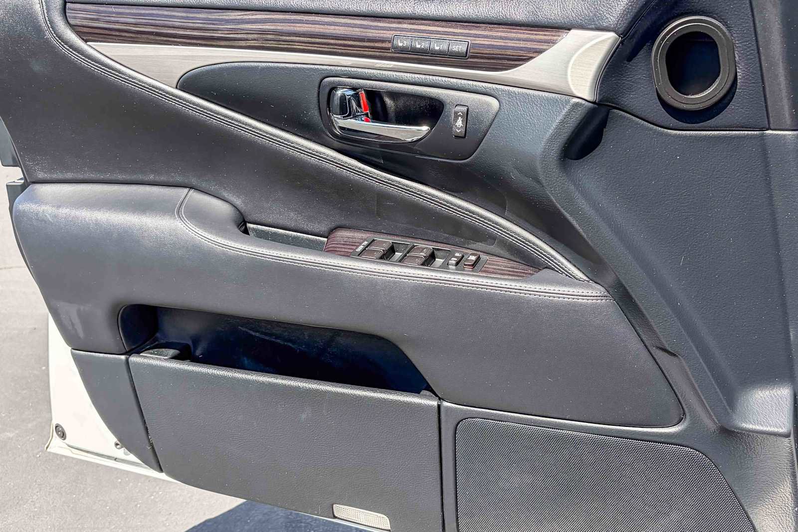 Used 2017 Lexus LS 460 w/ Comfort Package image 20