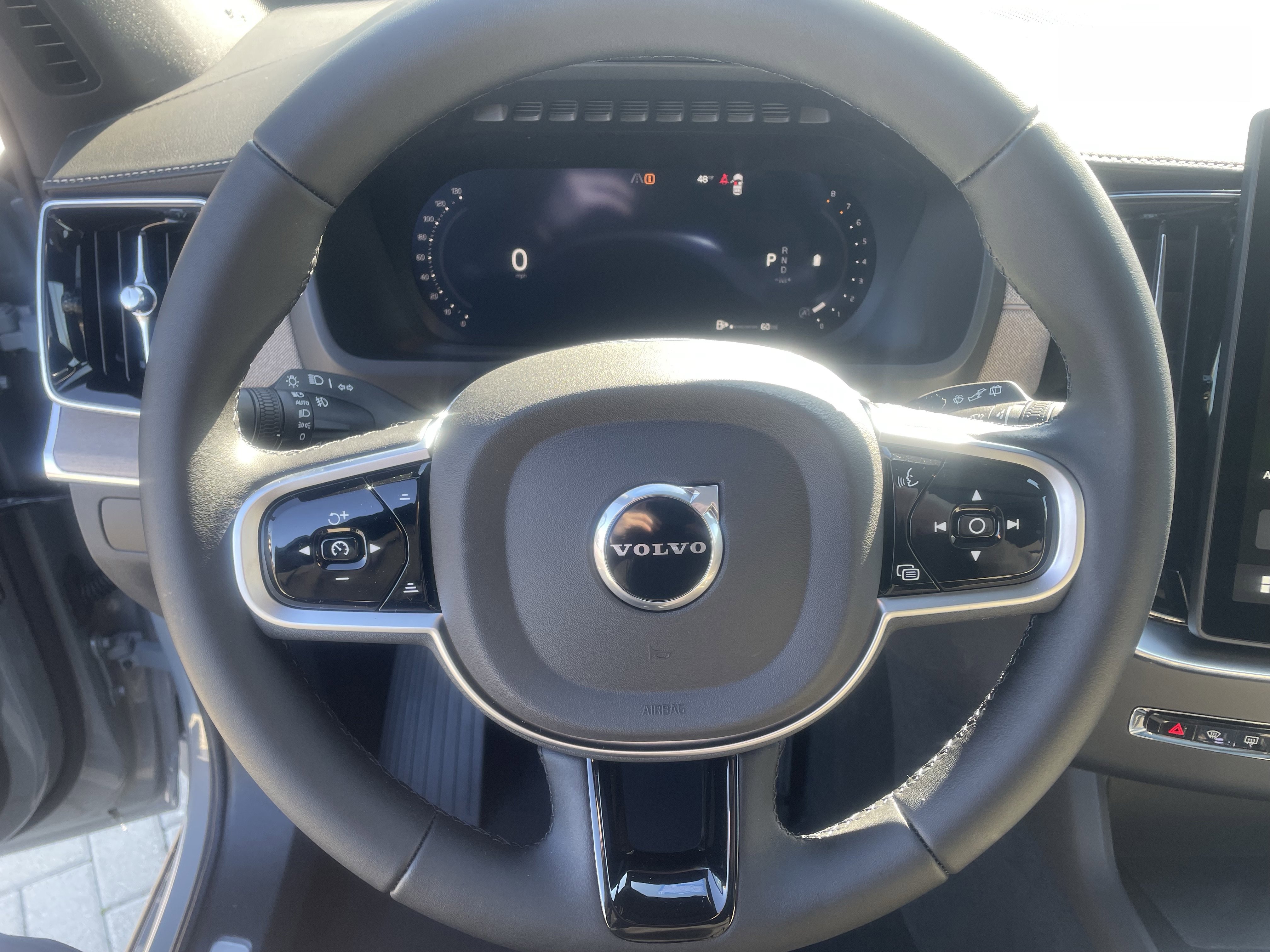 New 2026 Volvo XC90 B6 Plus w/ Protection Package Premier image 18