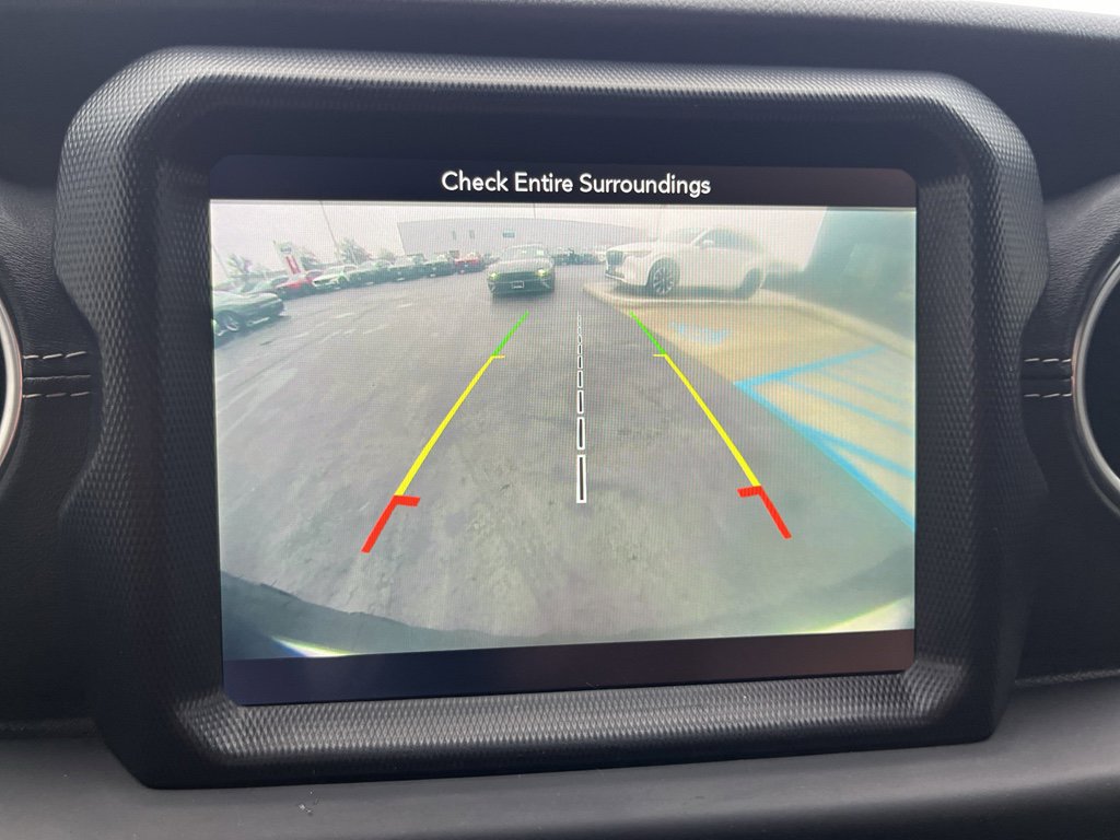 Used 2018 Jeep Wrangler Unlimited Sahara image 14