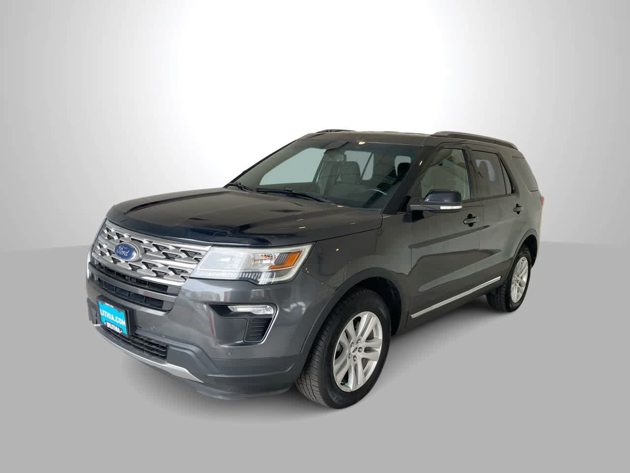 Used 2018 Ford Explorer XLT AWD/4WD image 1