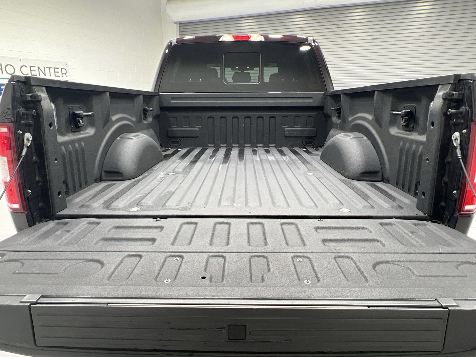 Used 2019 Ford F150 XLT w/ Equipment Group 302A Luxury AWD/4WD image 23