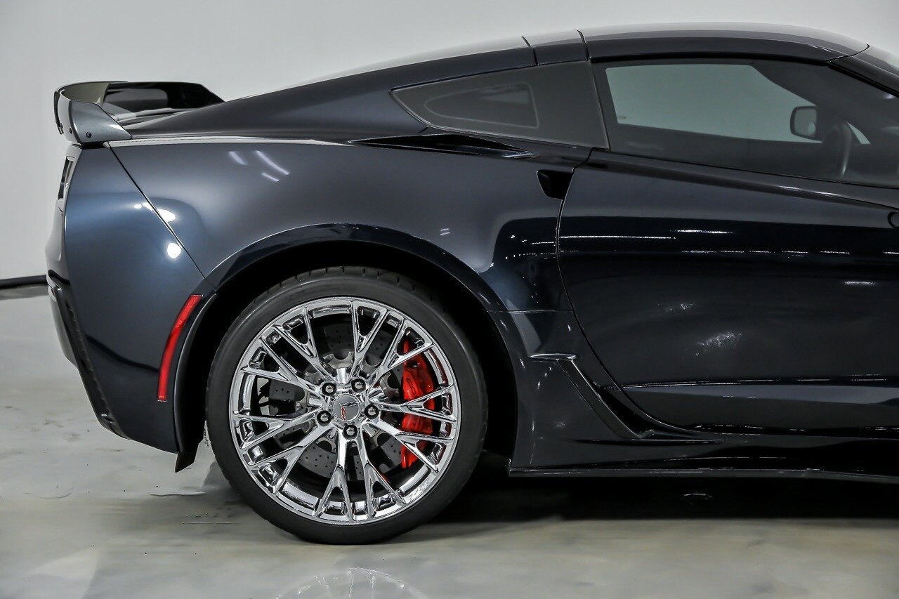 Used 2016 Chevrolet Corvette Z06 w/ 3LZ Preferred Equipment Group RWD image 13