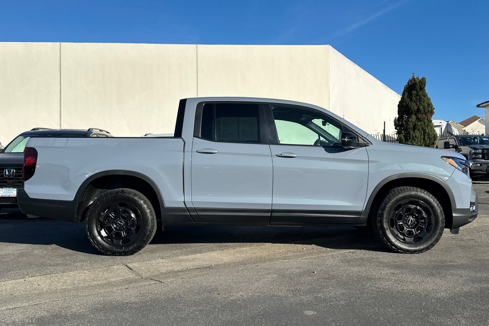 Used 2025 Honda Ridgeline TrailSport+ image 2