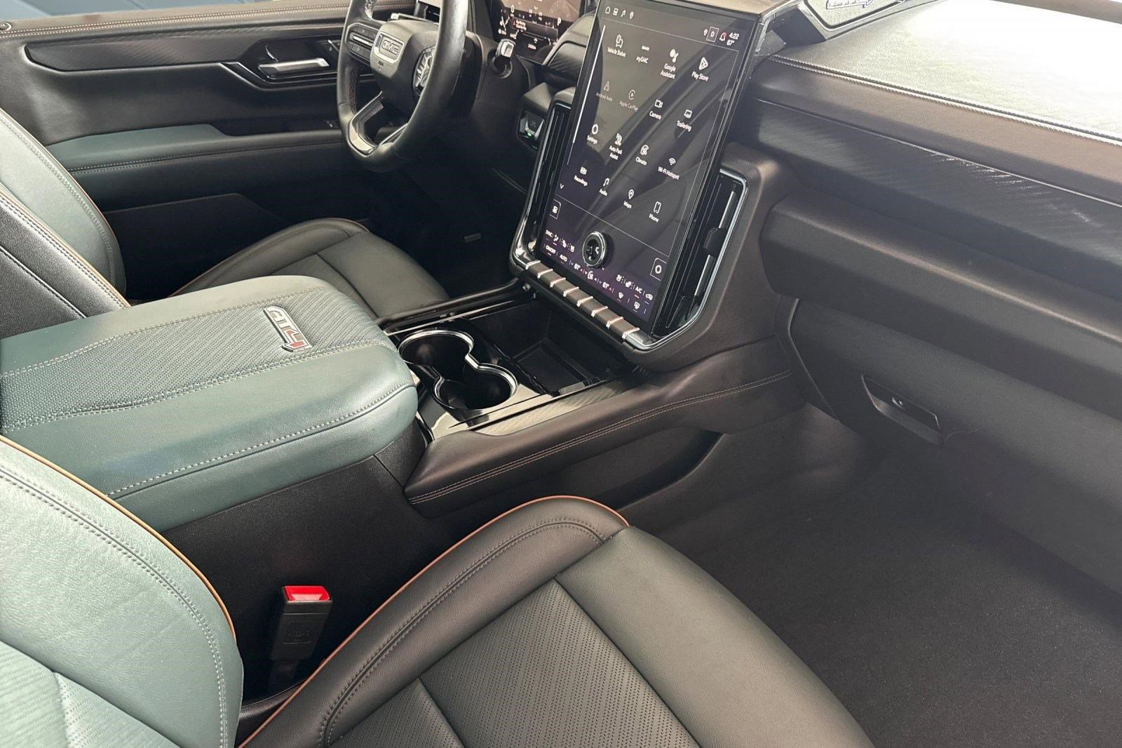 Used 2025 GMC Yukon AT4 AWD/4WD image 31