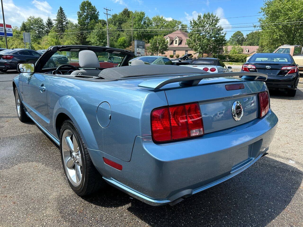 Used 2006 Ford Mustang GT RWD image 4