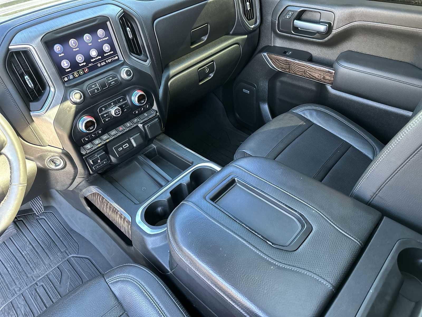 Used 2020 GMC Sierra 3500 Denali w/ Denali Ultimate Package image 22