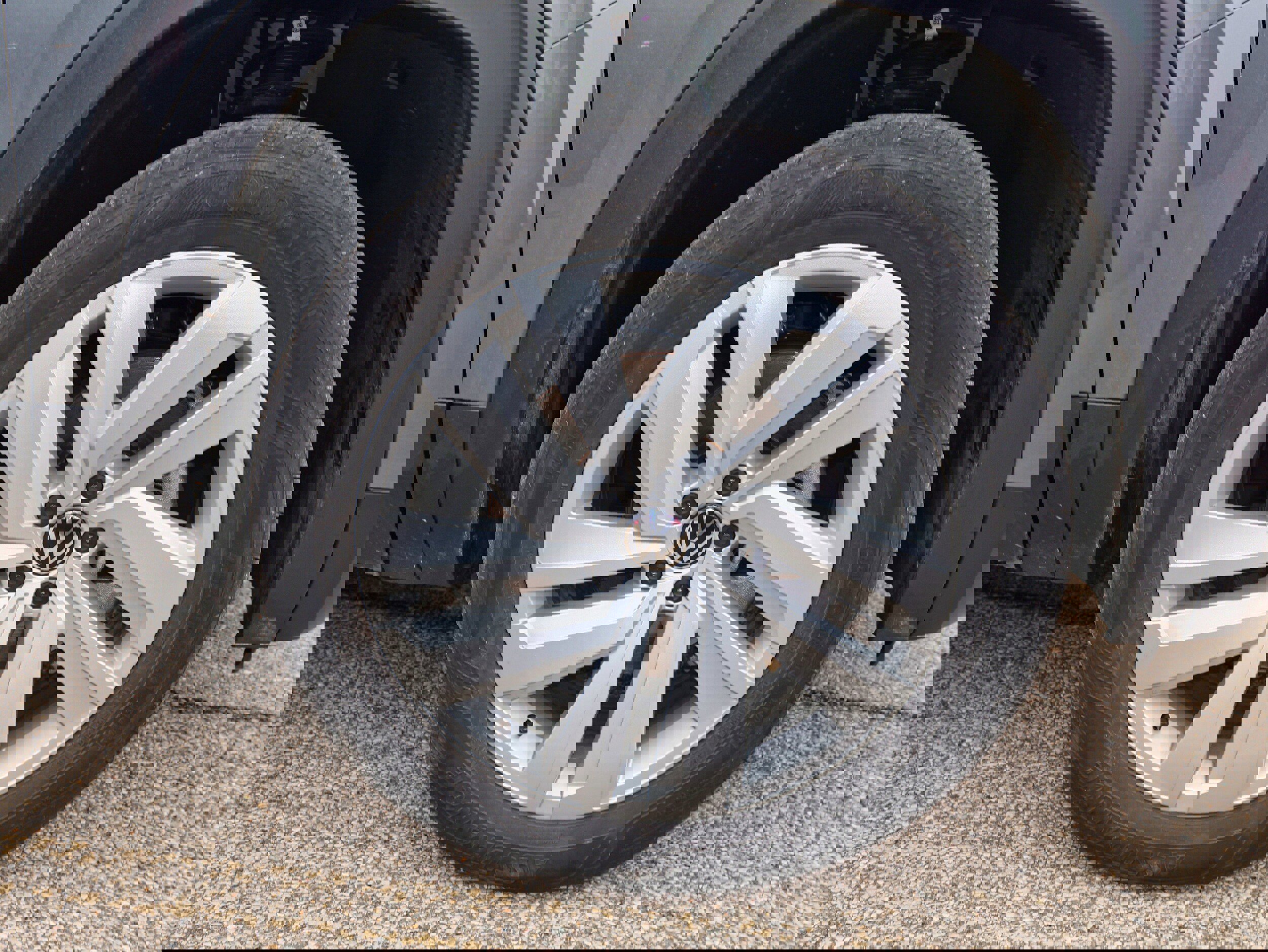 Used 2023 Volkswagen Atlas Cross Sport SE image 29