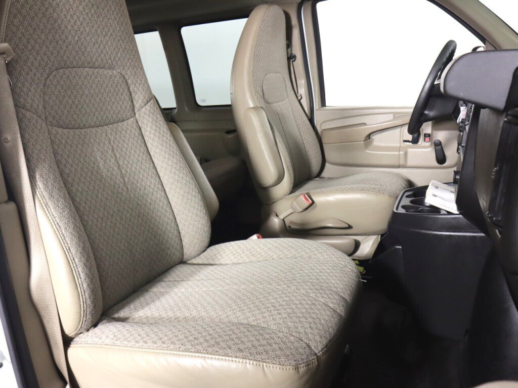 Used 2010 Chevrolet Express 1500 LS RWD image 28
