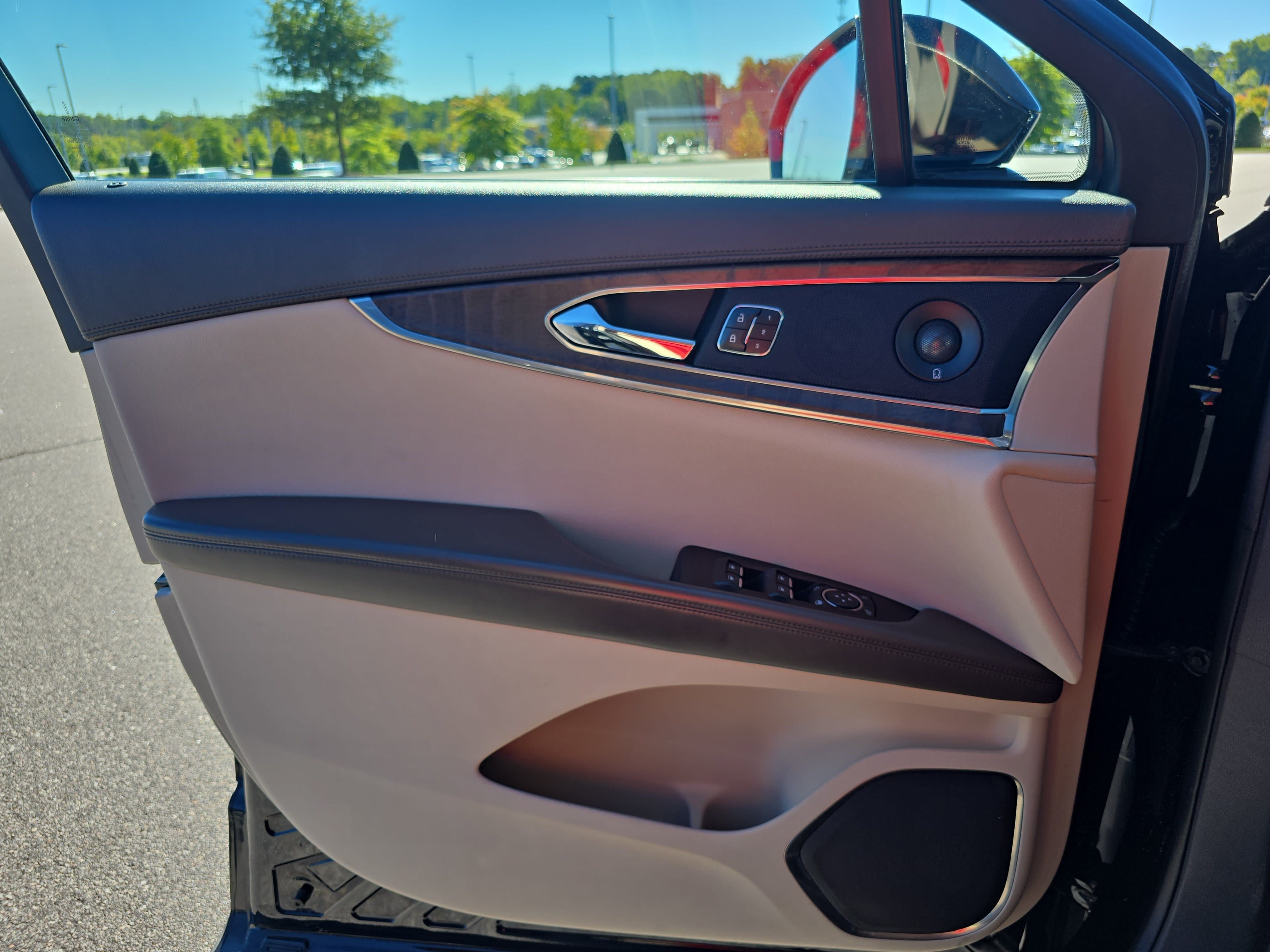 Used 2019 Lincoln Nautilus Reserve AWD/4WD image 26