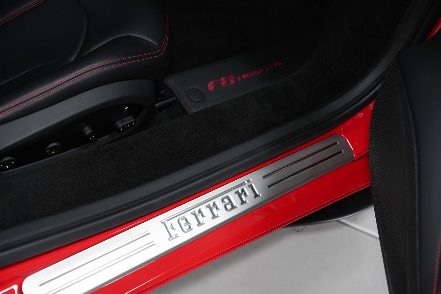 Used 2022 Ferrari F8 Tributo RWD image 33