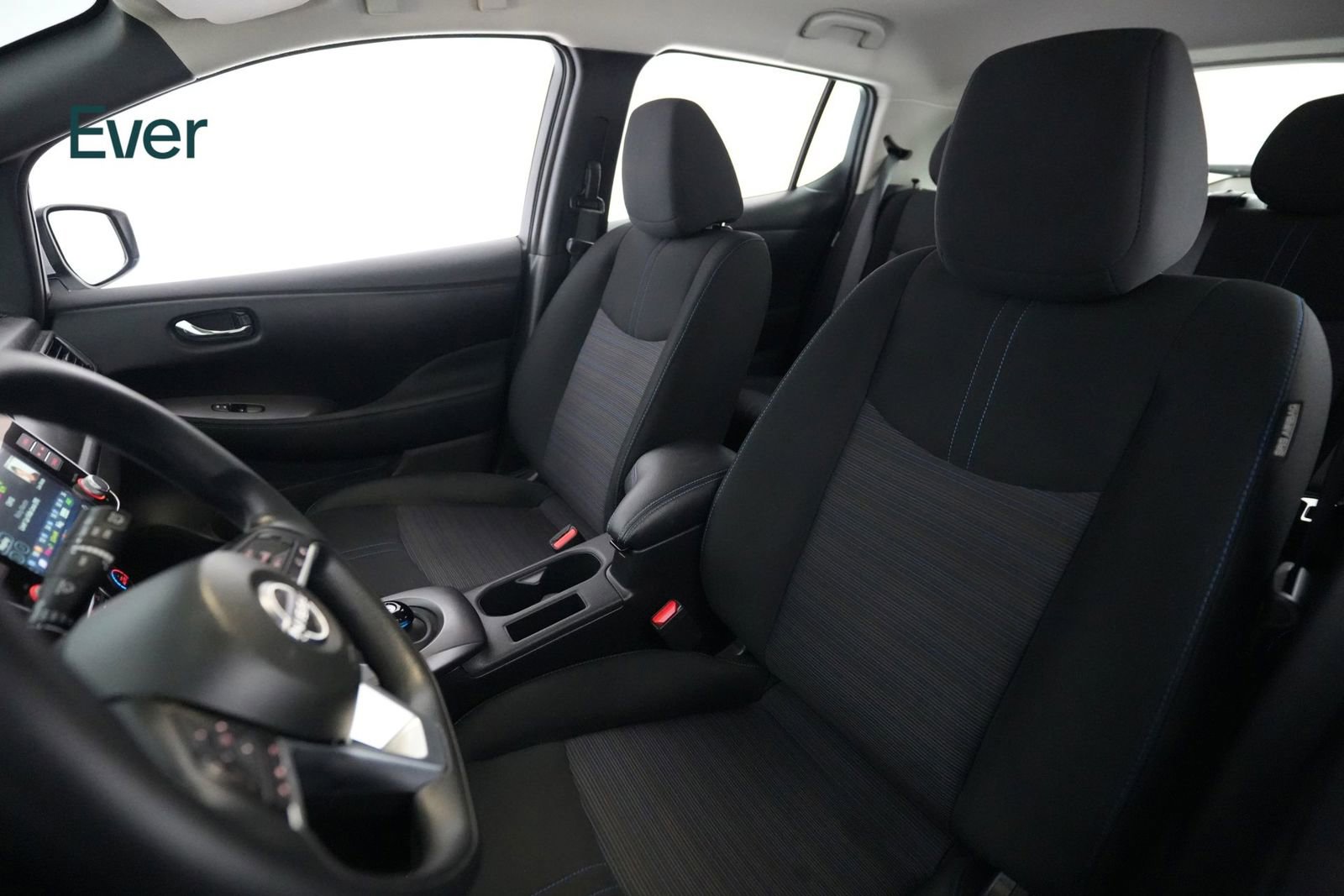 Used 2025 Nissan Leaf S FWD image 4