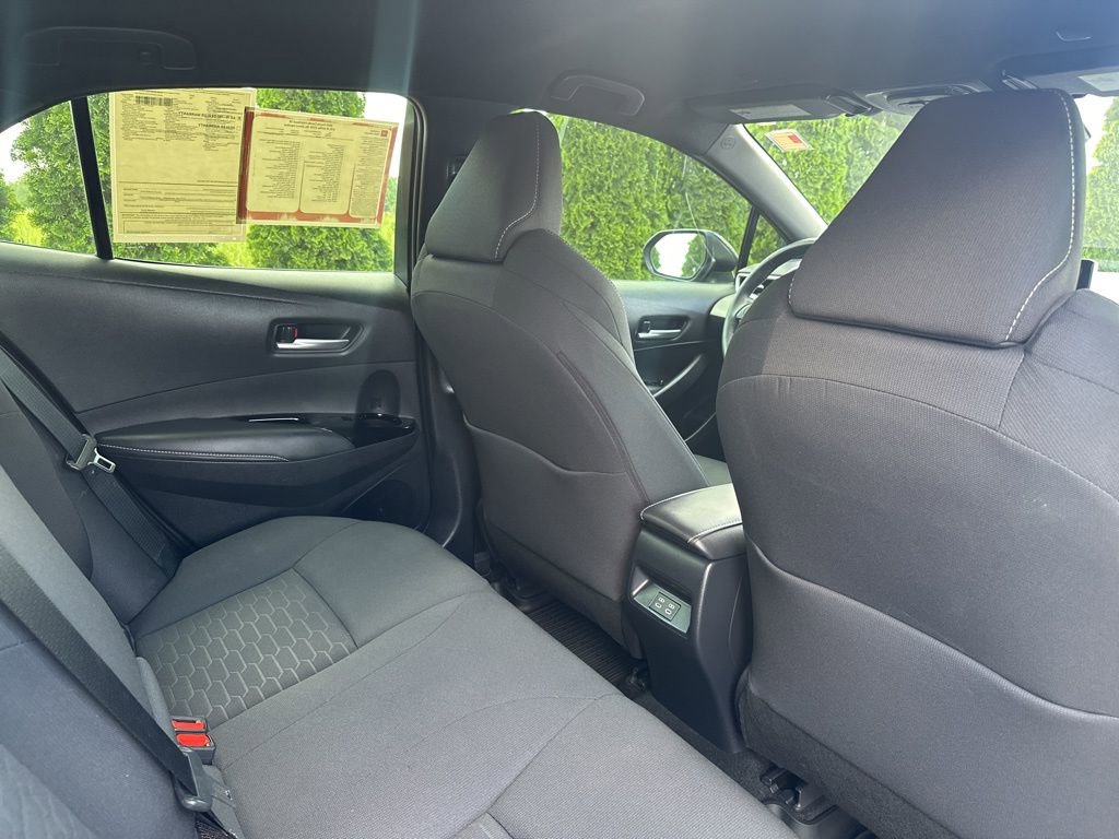 Certified 2025 Toyota Corolla SE FWD image 30