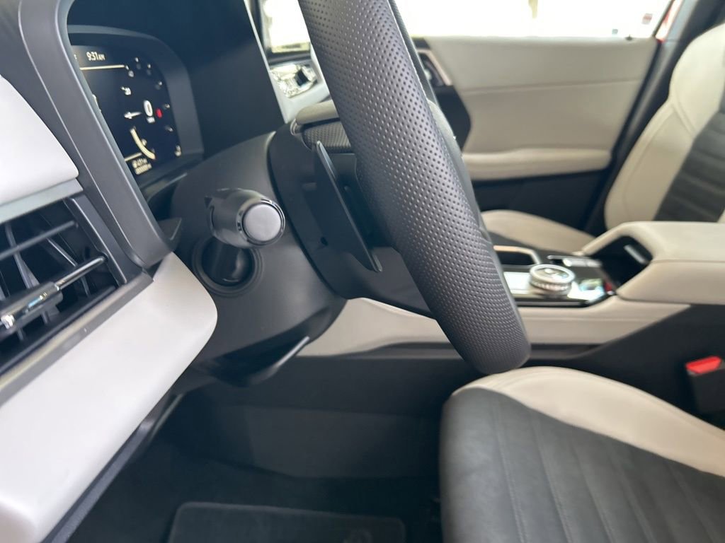 New 2025 Mitsubishi Outlander SE image 41