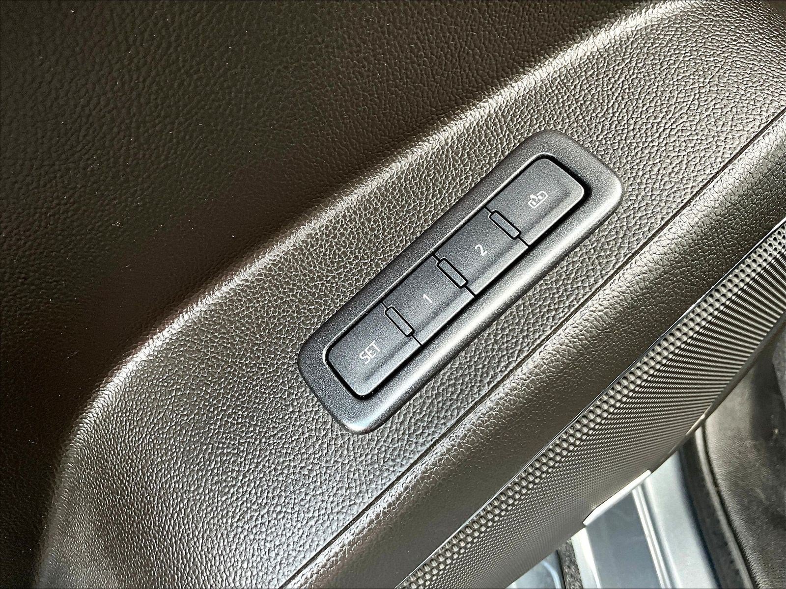 Used 2019 GMC Yukon XL Denali w/ Denali Ultimate Package AWD/4WD image 37