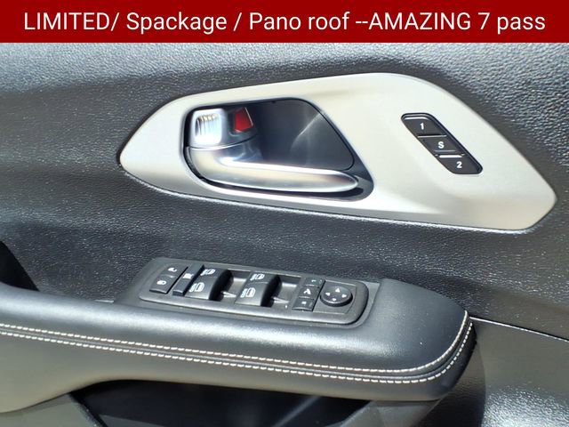 Used 2025 Chrysler Pacifica Limited FWD image 18