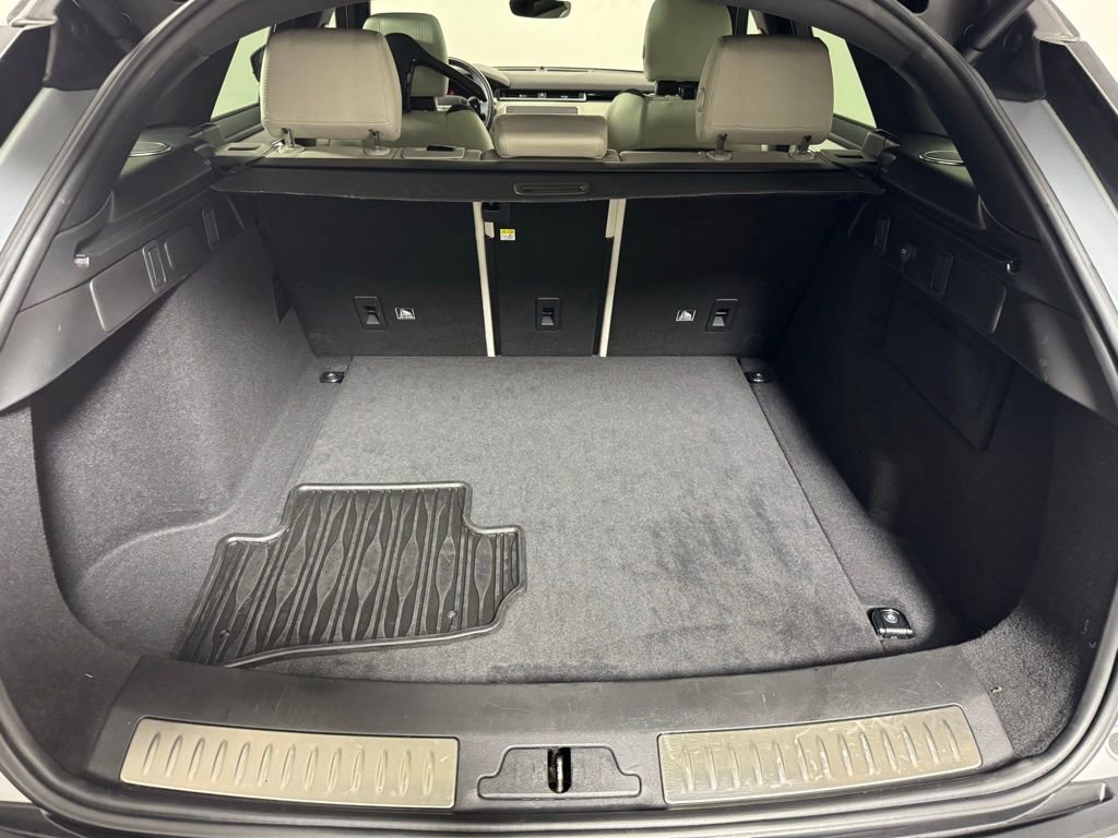 Used 2019 Land Rover Range Rover Velar R-Dynamic SE image 28
