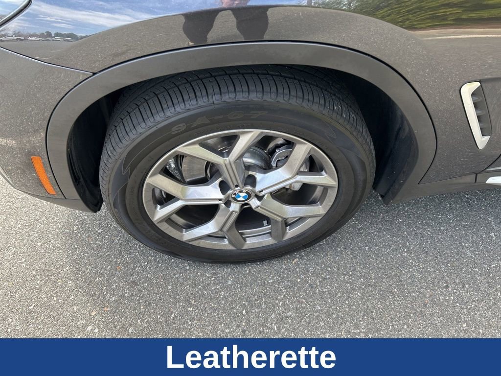 Used 2024 BMW X3 xDrive30i AWD/4WD image 3