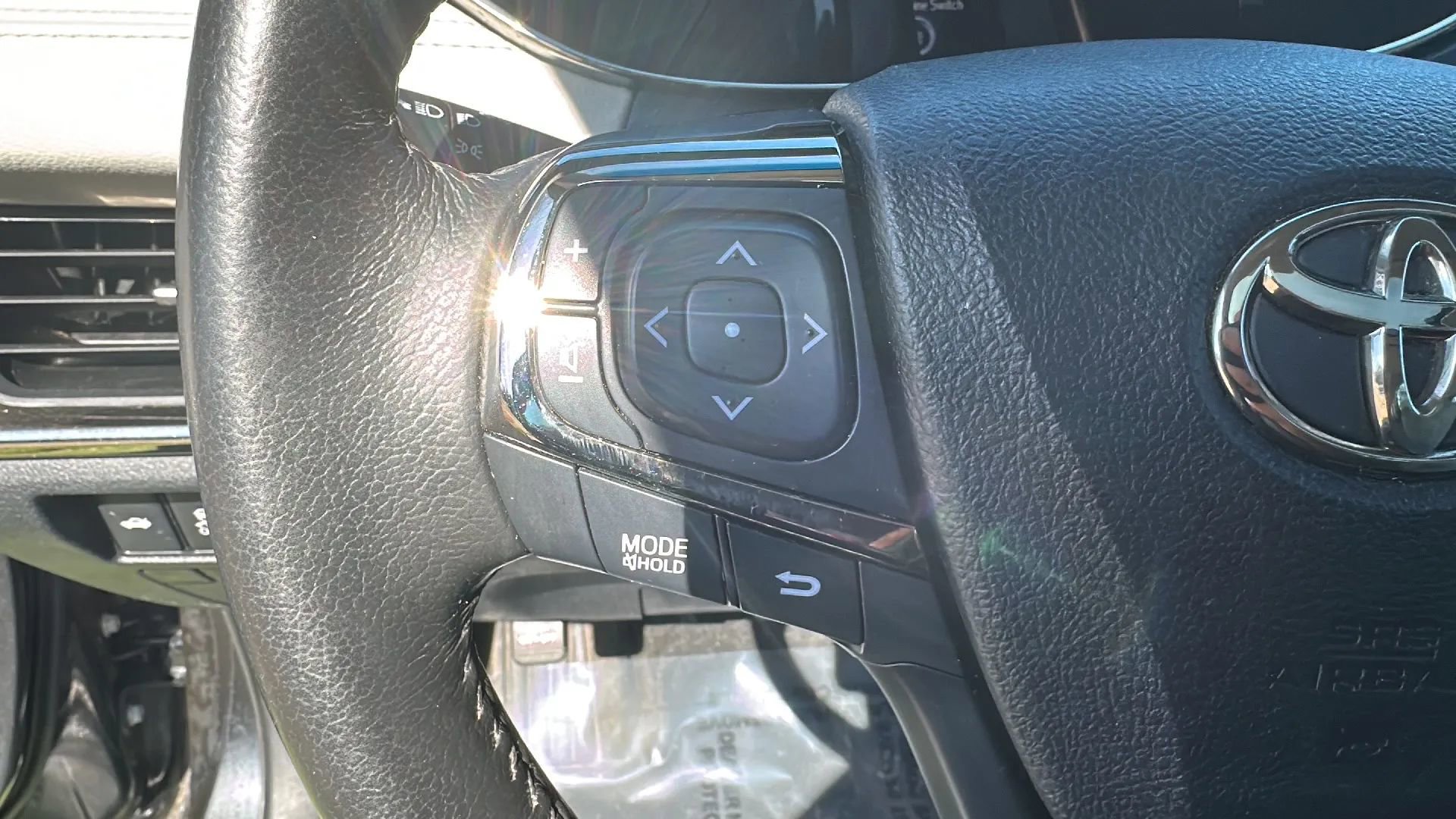 Used 2013 Toyota Avalon XLE Premium FWD image 30