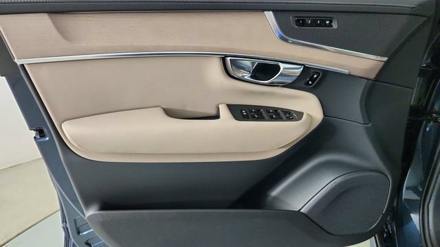 New 2026 Volvo XC90 B5 Core w/ Protection Package Premier AWD/4WD image 9