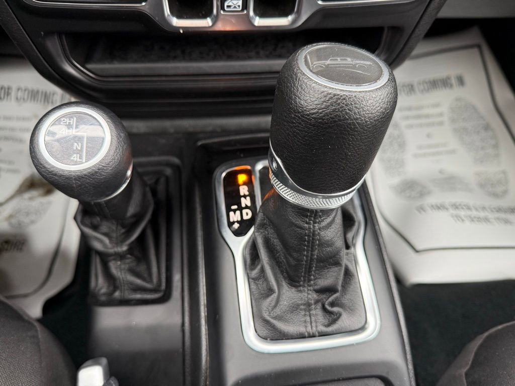 Used 2022 Jeep Gladiator Willys image 24