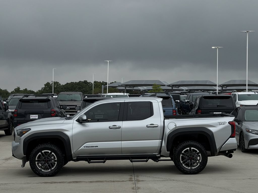 Used 2025 Toyota Tacoma TRD Sport AWD/4WD image 3