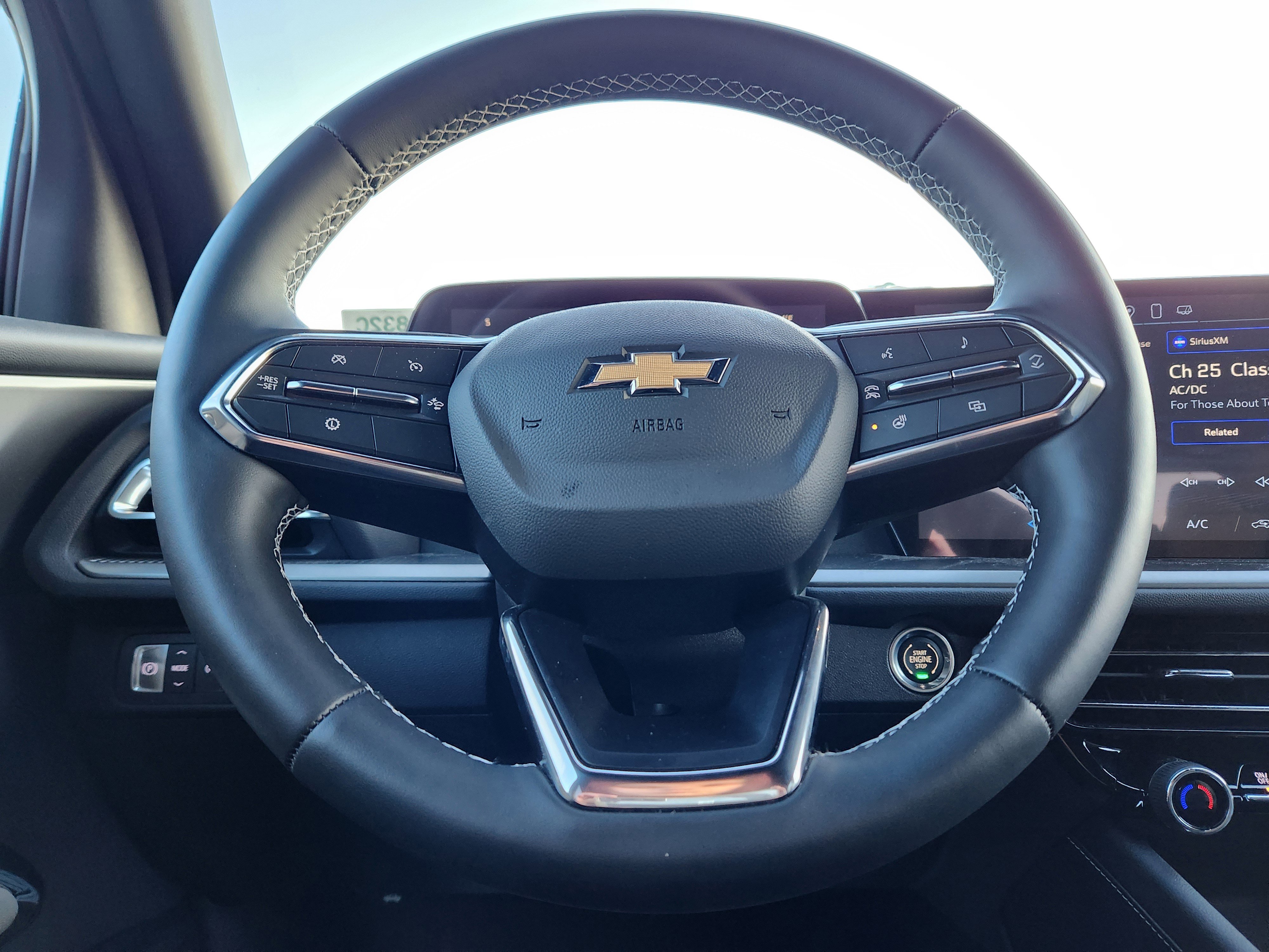 New 2025 Chevrolet Traverse LT w/ LPO, Floor Liner Package image 16