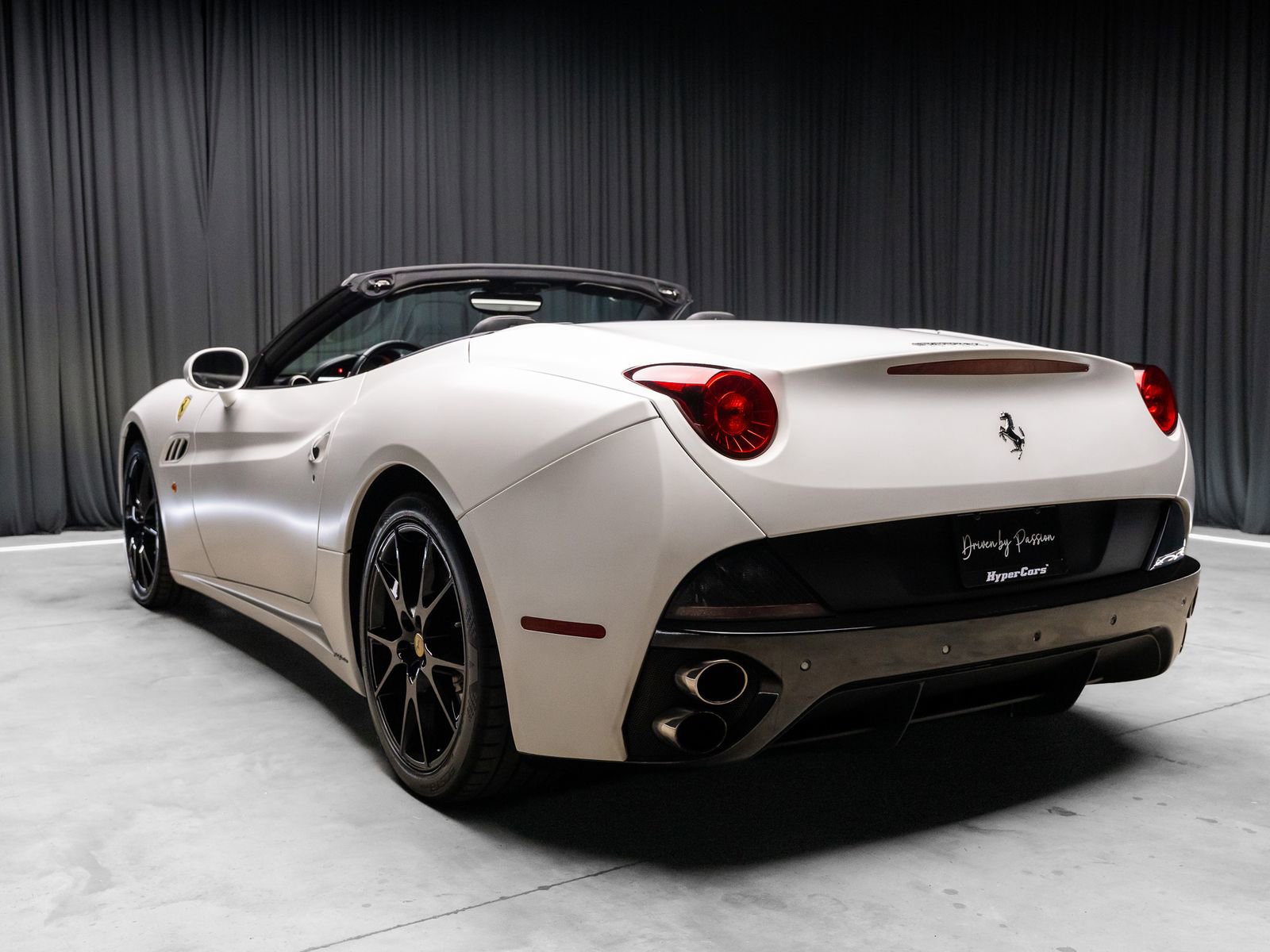 Used 2013 Ferrari California RWD image 32