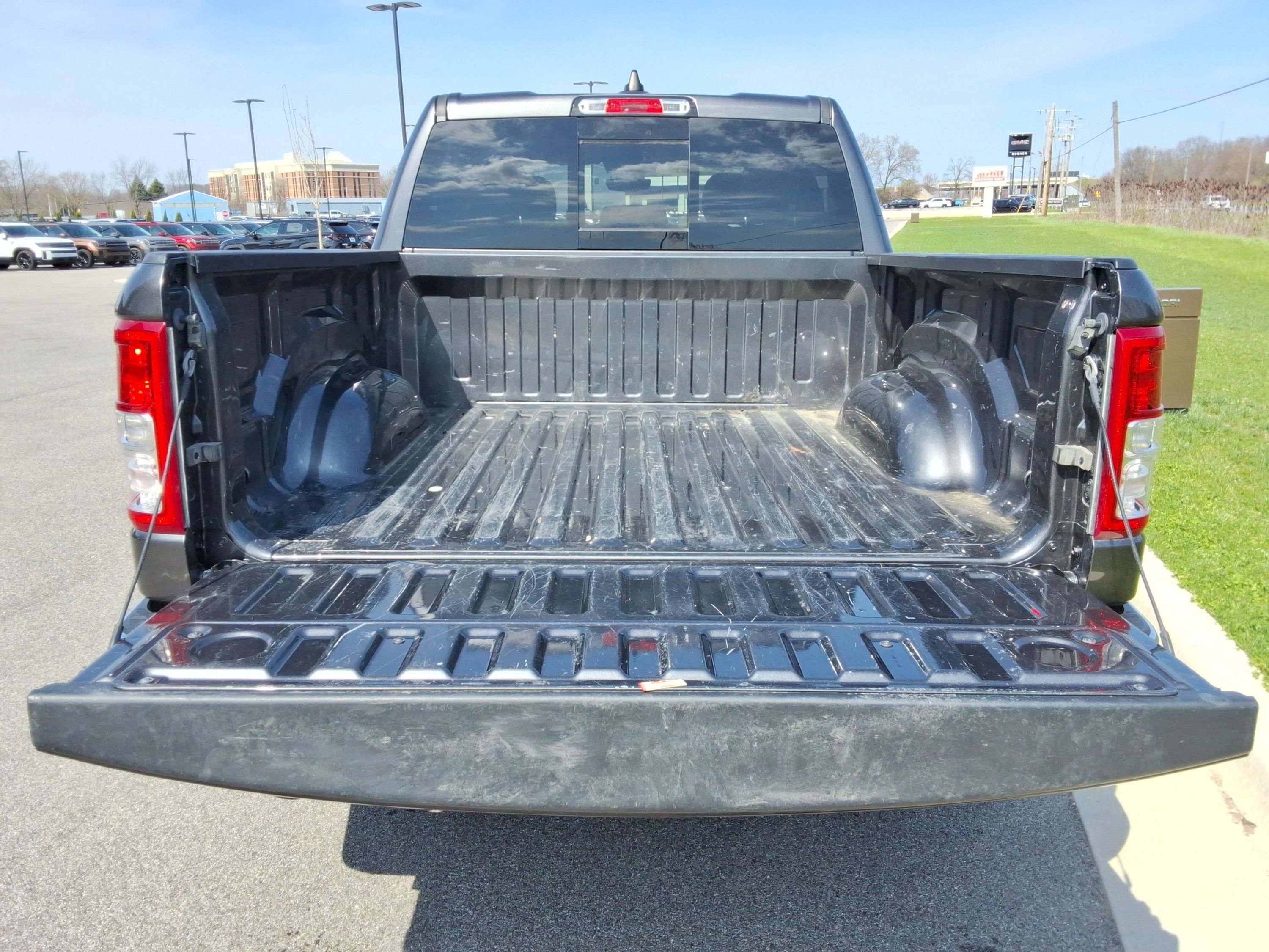 Used 2022 RAM 1500 Big Horn AWD/4WD image 30