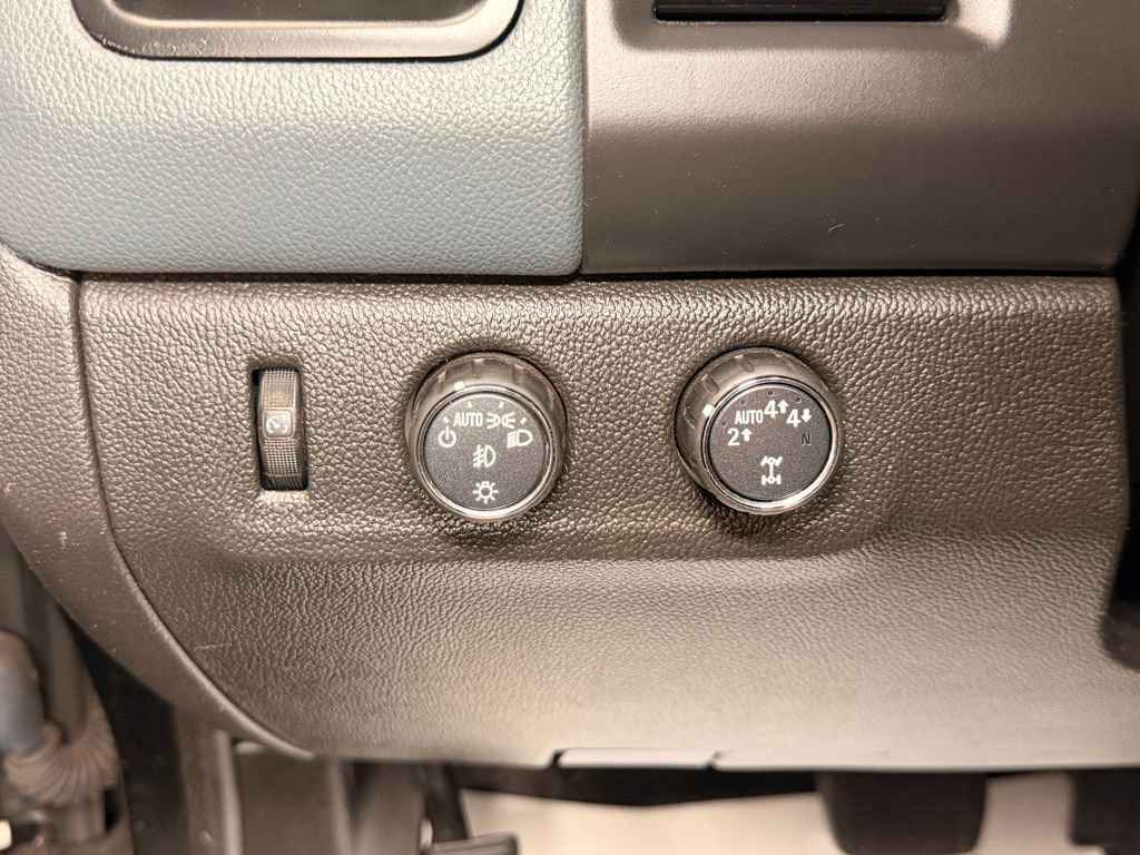 Used 2021 Chevrolet Colorado Z71 AWD/4WD image 4