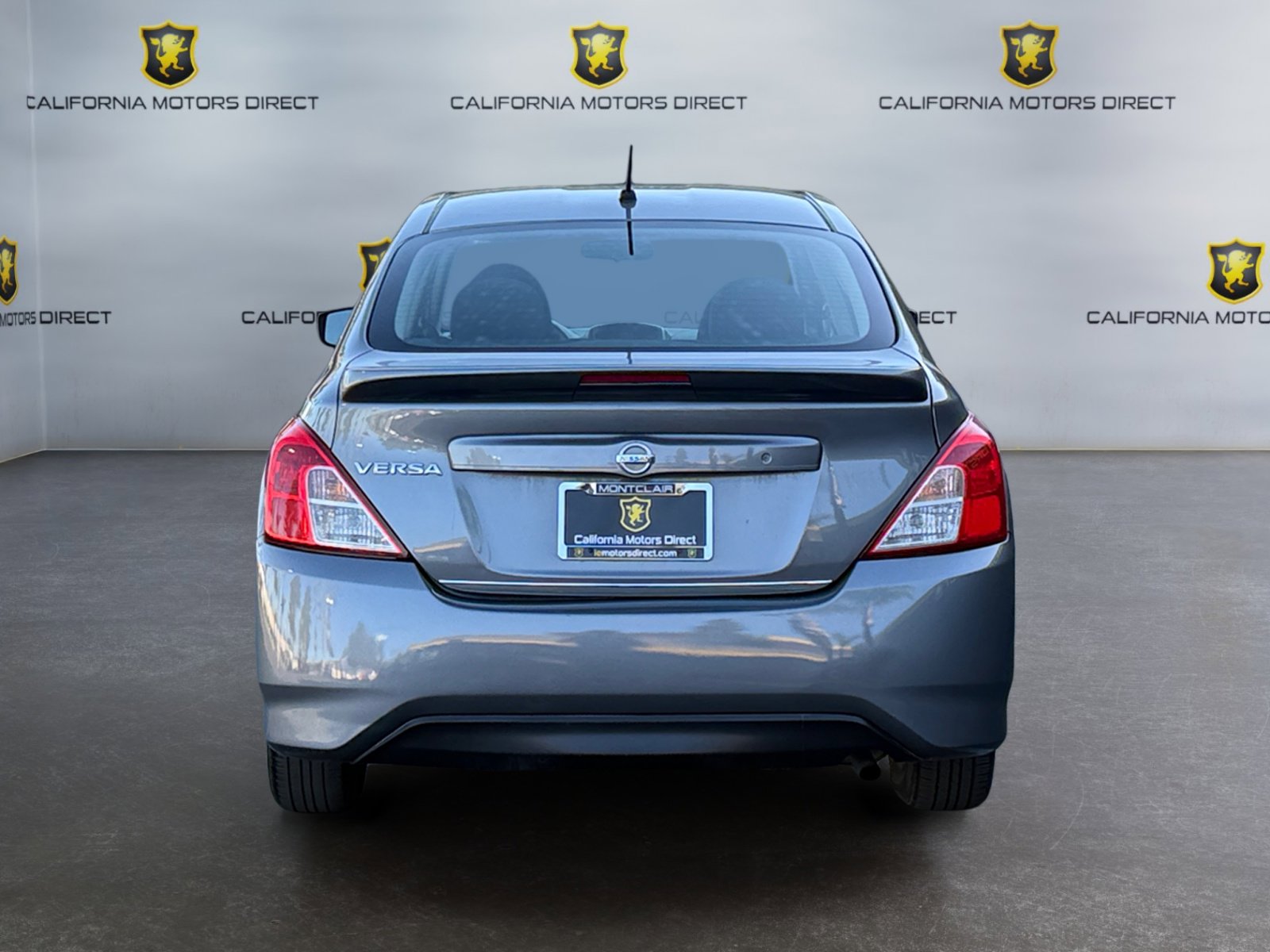 Used 2017 Nissan Versa S Plus FWD image 4