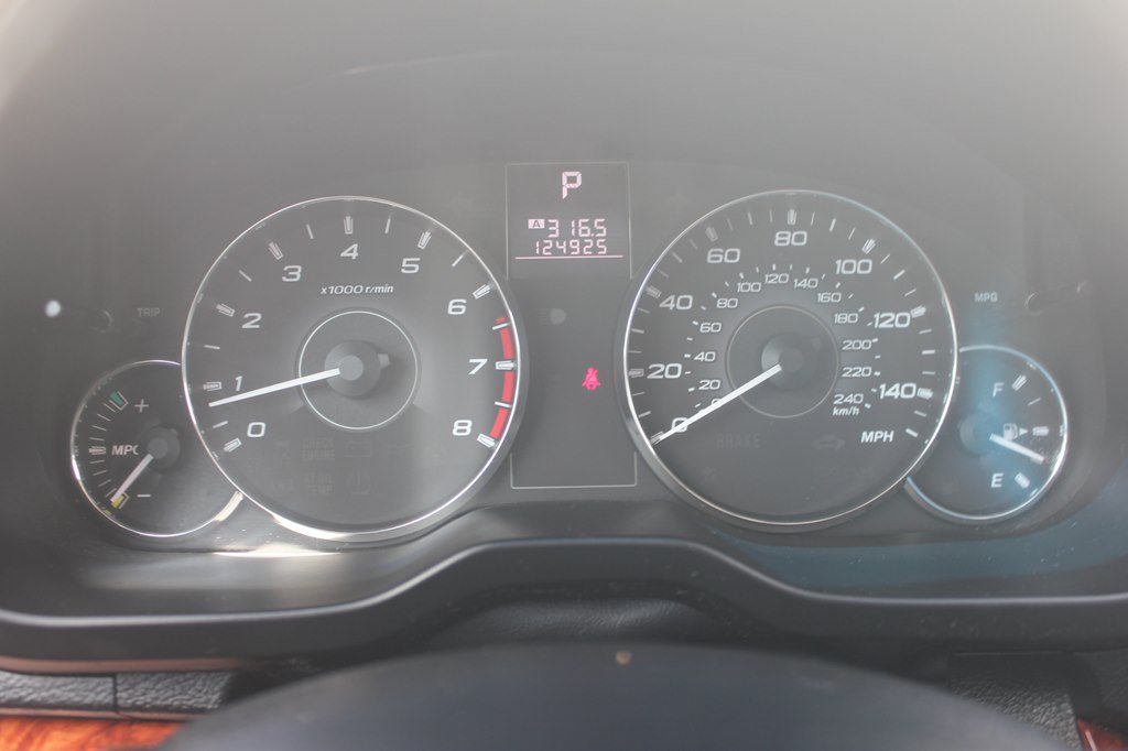 Used 2011 Subaru Outback 2.5i Limited AWD/4WD image 11