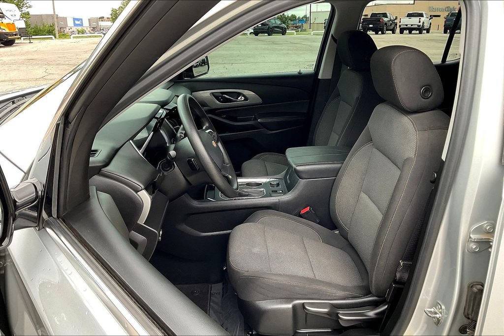 Used 2020 Chevrolet Traverse LS FWD image 23