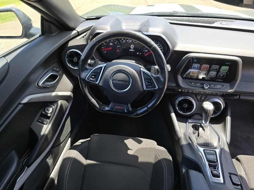 Used 2018 Chevrolet Camaro SS RWD image 21