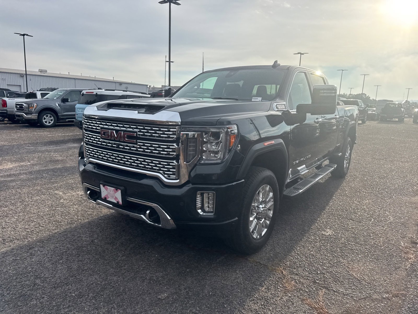 Used 2022 GMC Sierra 2500 Denali image 3