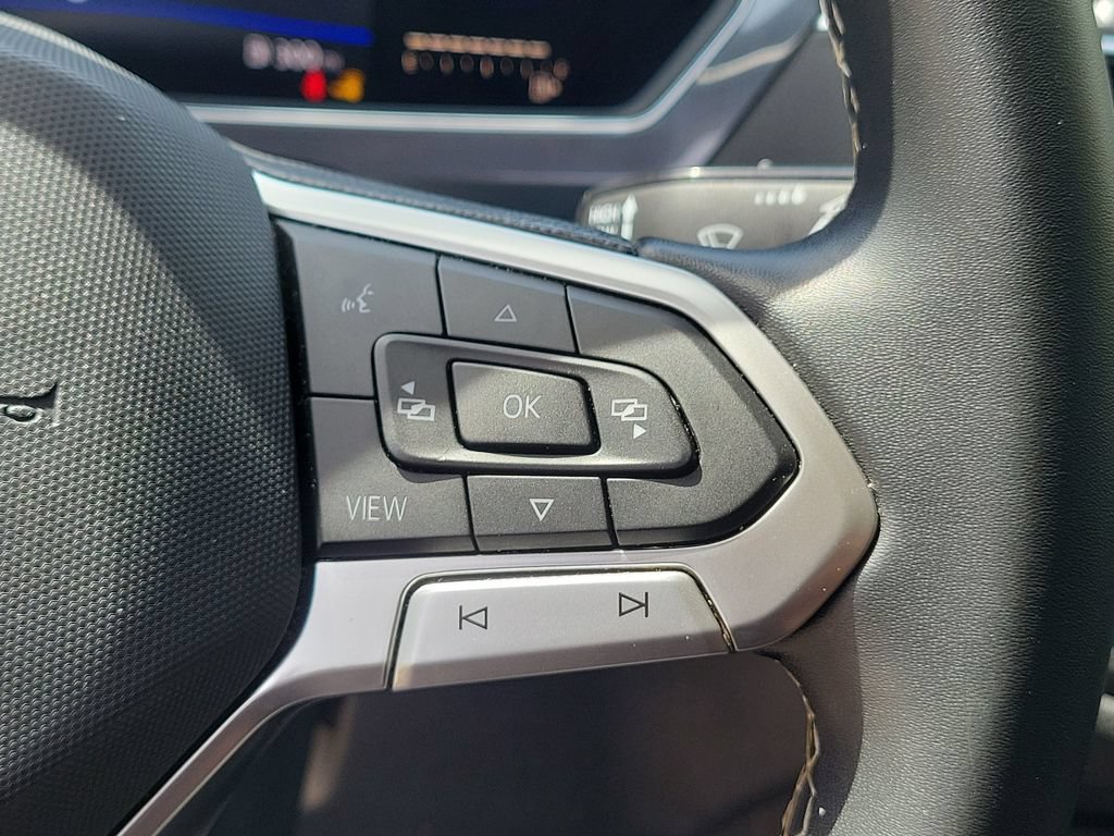 Used 2022 Volkswagen Tiguan SE w/ Panoramic Sunroof Package FWD image 24