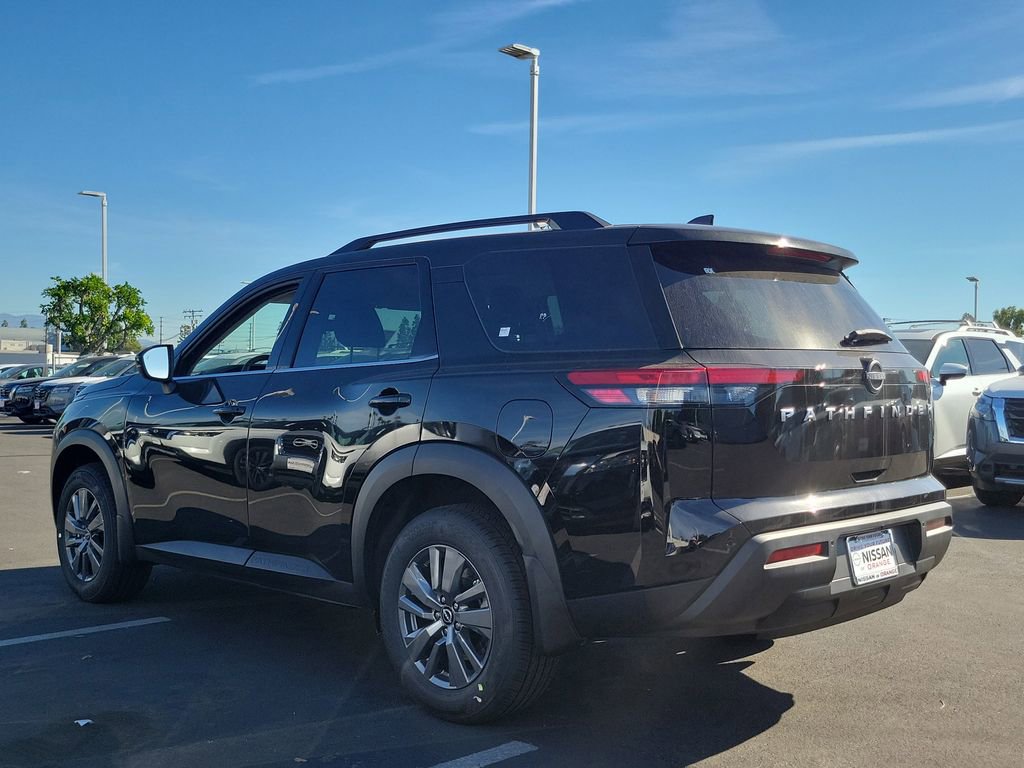 New 2025 Nissan Pathfinder SL AWD/4WD image 2