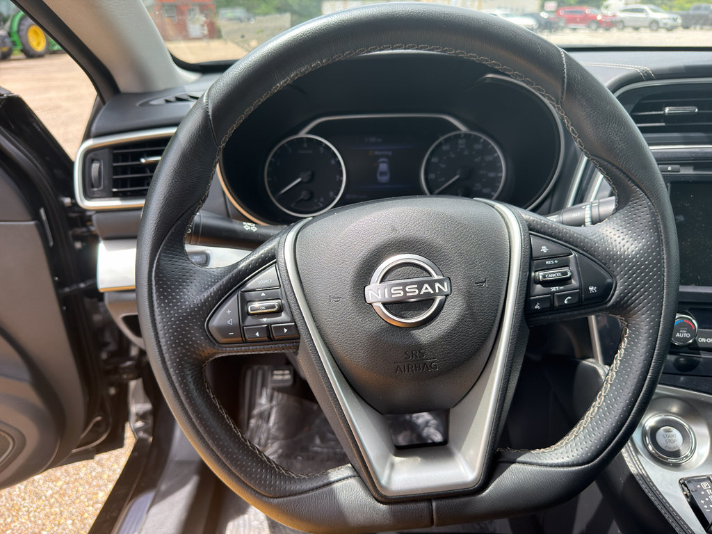 Used 2023 Nissan Maxima SV w/ Floor Mat Group FWD image 12