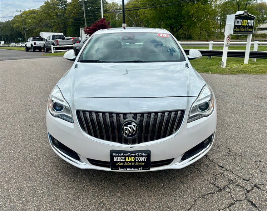 Used 2016 Buick Regal Premium w/ Driver Confidence Package #1 AWD/4WD image 2