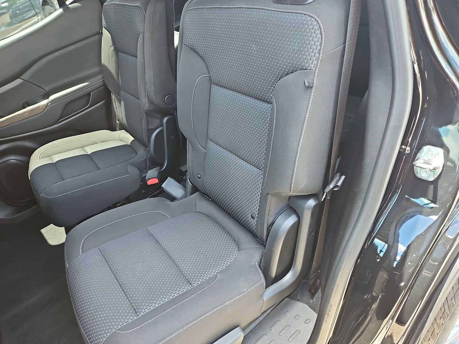 Certified 2023 GMC Acadia SLE w/ Driver Convenience Package FWD image 19