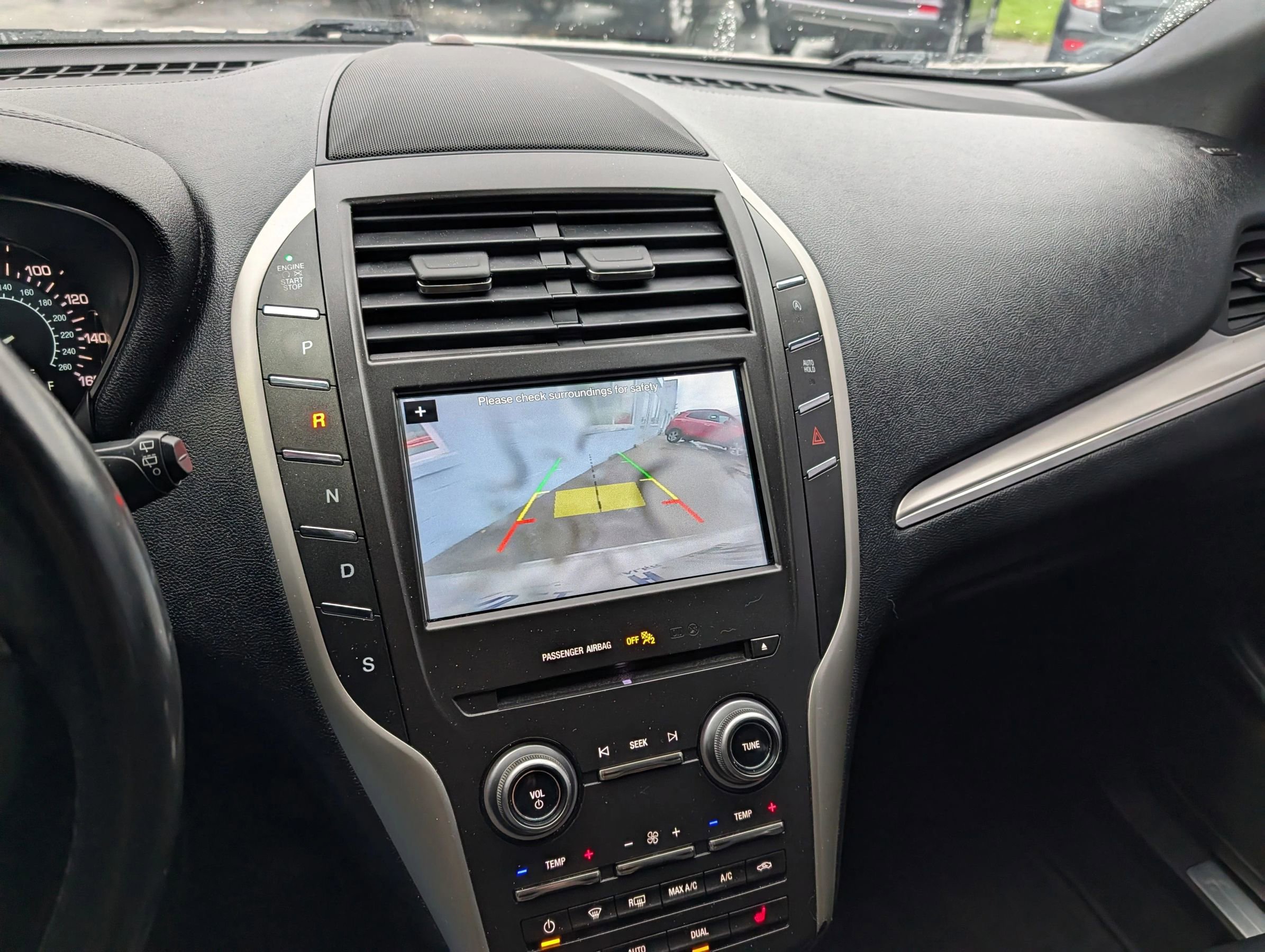 Used 2019 Lincoln MKC Select w/ Select Plus Package image 2