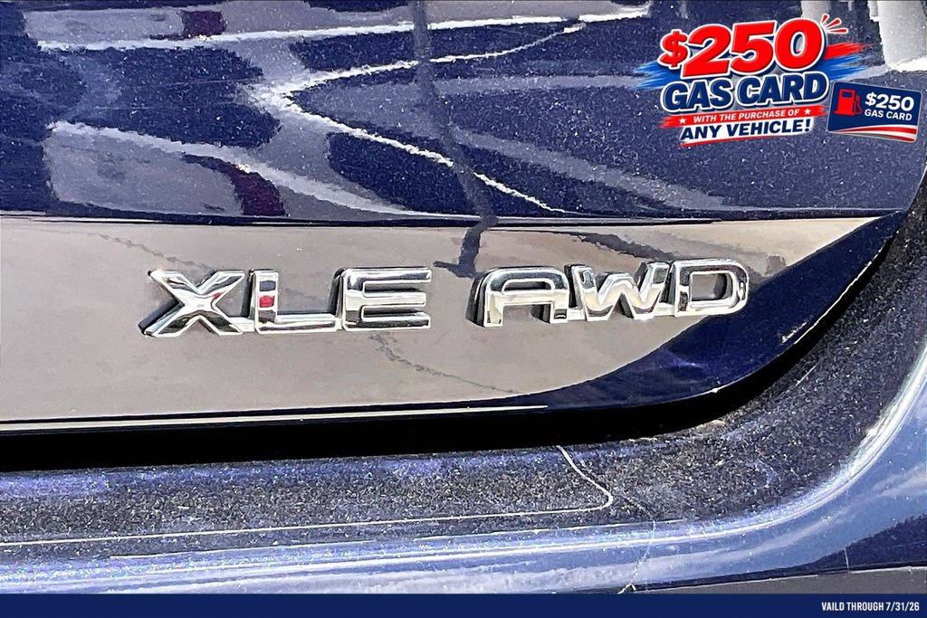 Used 2023 Toyota Highlander XLE AWD/4WD image 8
