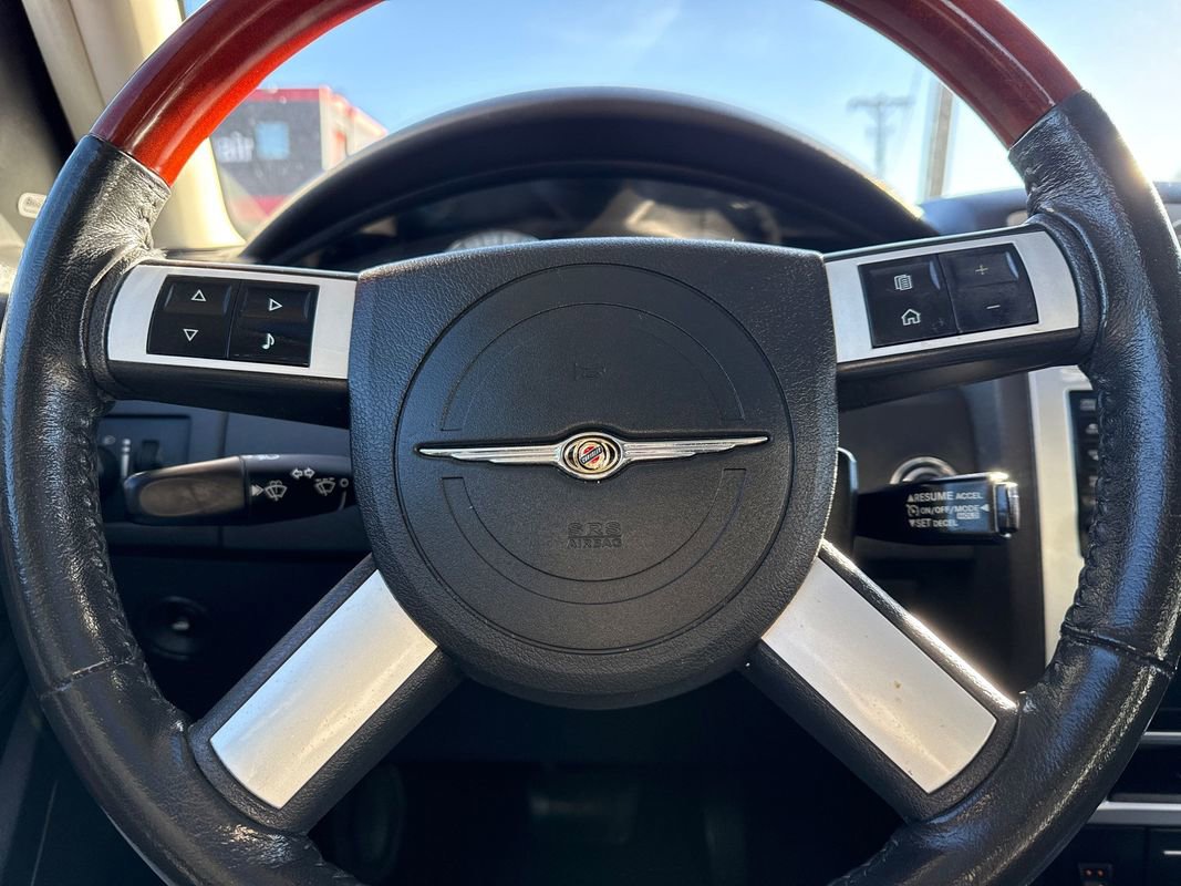 Used 2010 Chrysler 300 C w/ Luxury Group II image 27