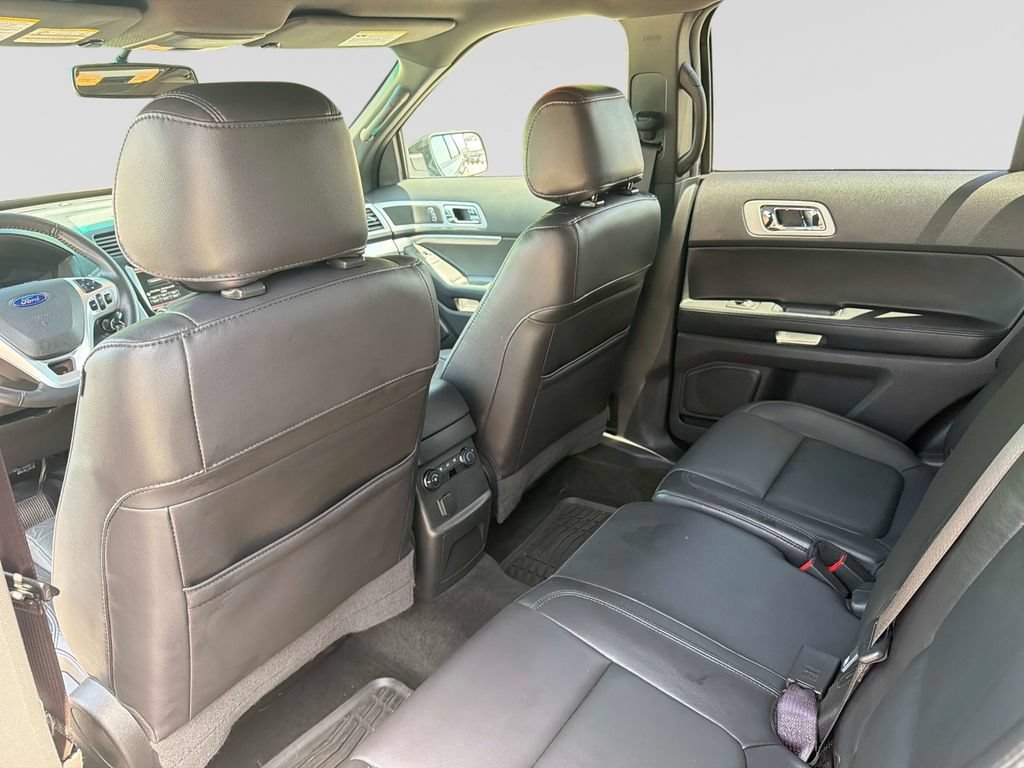Used 2015 Ford Explorer XLT w/ Equipment Group 202B AWD/4WD image 15