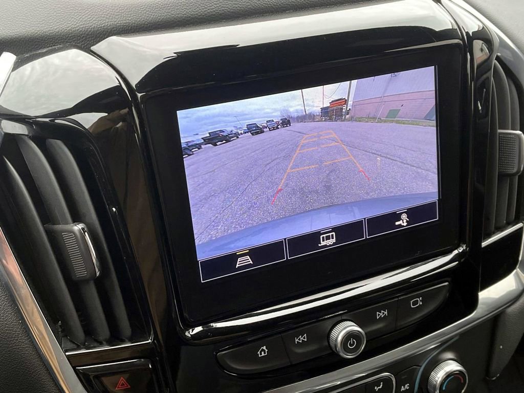 Used 2023 Chevrolet Traverse LT image 15